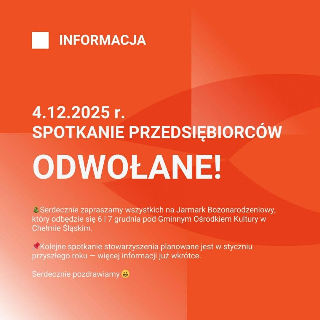 Krzyże na Smutnej Górze w otoczeniu drzew